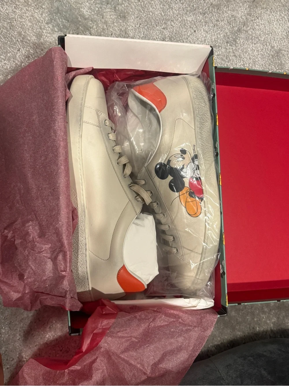 Gucci leather sneakers